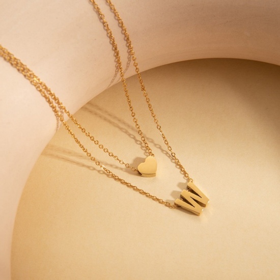 Imagen de Corazón Mayúscula Letra Mensaje " W " Collar Múltiples Capas Al Por Mayor, Chapado en Oro de 18K 304 Acero Inoxidable Cadena de Cable Cruz, Mujeres Enchapado al Vacío día de San Valentín Estilo Ins Regalo Joyería Para Minorista, 45cm + 5cm longitud, 1 Unidad