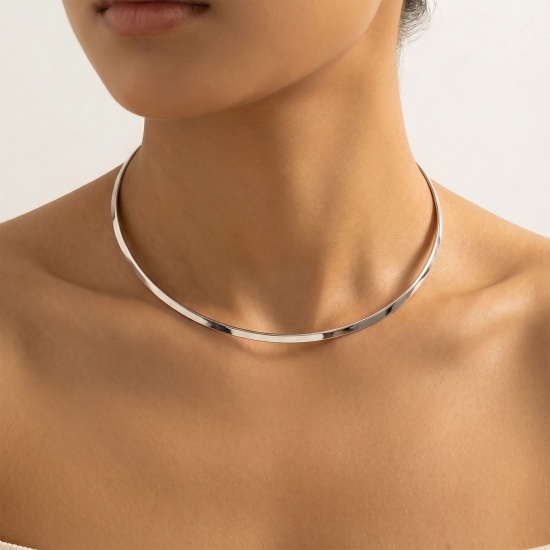 Picture of Wholesale Collar Neck Ring Necklace, Silver Tone 304 Stainless Steel Women's Classic Ethnic Style Gift Jewelry For Retailer, 44cm(17.3") long, 1 Piece