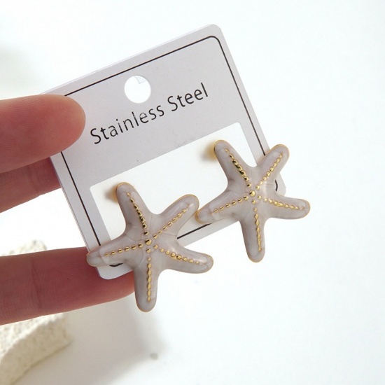 Immagine di Squisito Elegante Orecchini a Perno All'Ingrosso, Stella di Mare Bianco Smalto Placcato Oro 18K 304 Acciaio Inossidabile, Donne Regalo Fornitura di Gioielli, 1 Paio