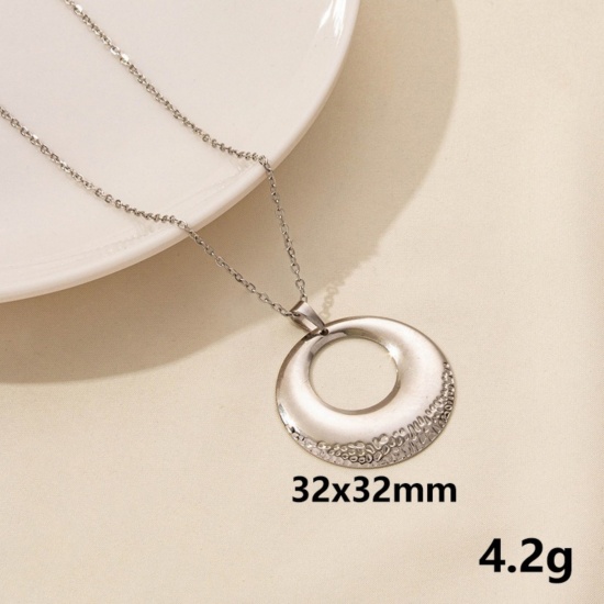 Picture of Wholesale Round Pendant Charm Necklace, Silver Tone 304 Stainless Steel Link Cable Chain, Women's Stylish & Casual Minimalist Gift Jewelry For Retailer, 40cm(15.7") + 5cm(2") long, 1 Piece