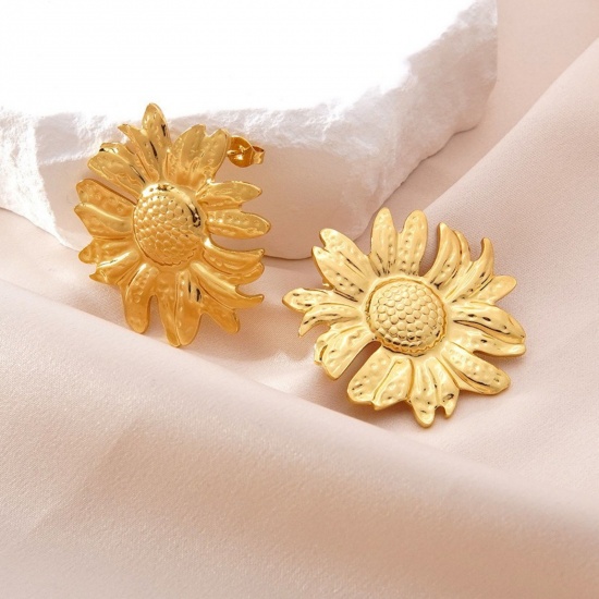 Picture of Wholesale Classic Simple & Casual Ear Post Stud Earrings, Sunflower 18K Gold Plated 304 Stainless Steel, Women's Gift Jewelry Supply, 1 Pair