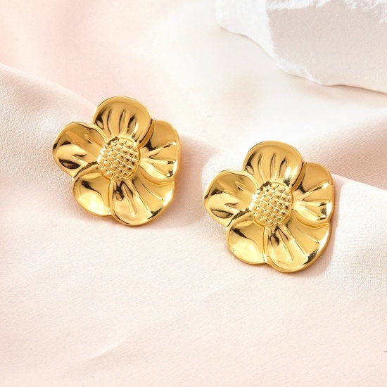 Picture of Wholesale Classic Simple & Casual Ear Post Stud Earrings, Flower 18K Gold Plated 304 Stainless Steel, Women's Gift Jewelry Supply, 1 Pair