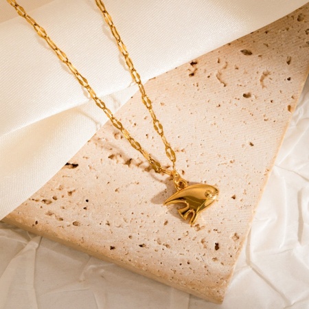 Picture of Wholesale Fish Animal Pendant Charm Necklace, 18K Gold Plated 304 Stainless Steel Lips Chain, Women's Eco-friendly PVD Ocean Jewelry Stylish Gift Jewelry For Retailer, 45cm(17.7") + 6cm(2.4") long, 1 Piece