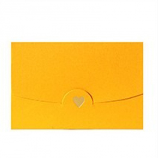 Immagine di Carta Busta Rettangolo Oro Giallo Cuore Lunghezza: 10.5cm, Larghezza: 7cm, 10 Pz