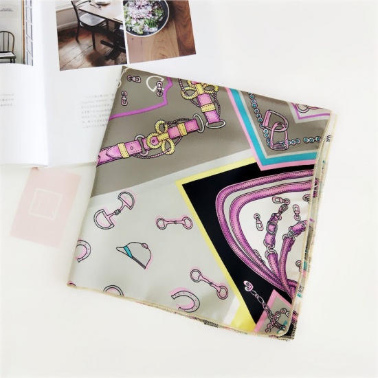 ポリエステル繊維 レディース スカーフ＆ラップ 正方形 モグラ色 50cmx 50cm、 1 個 の画像